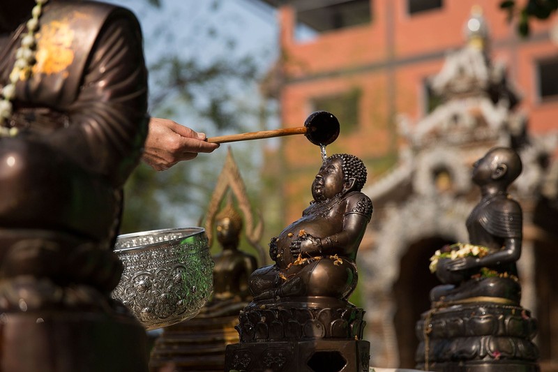 Thai Lan tung bung trong le hoi te nuoc Songkran-Hinh-13